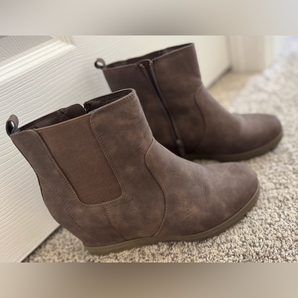 Sonoma Mayfly Hidden Wedge Brown Ankle Boots Women's Size 9